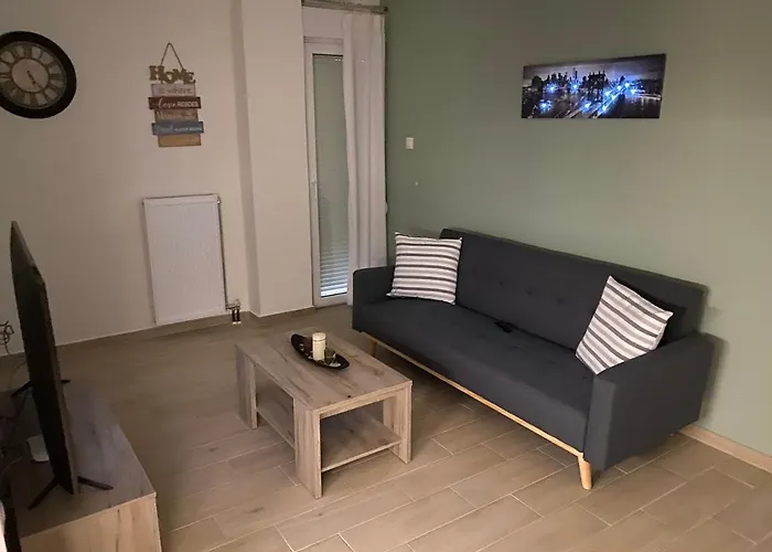 Great Alexander Street, Larisa