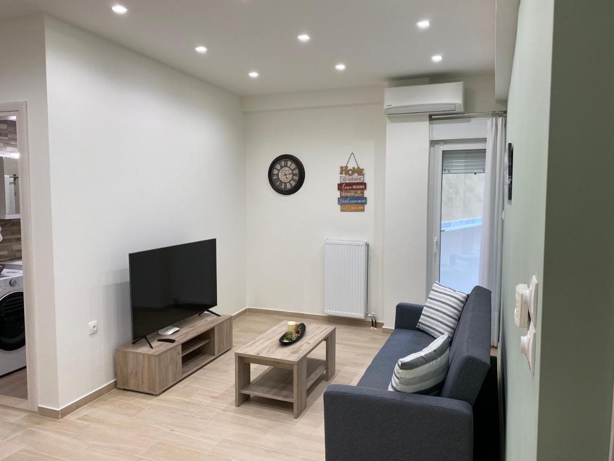 Great Alexander Street, Apartment Larissa