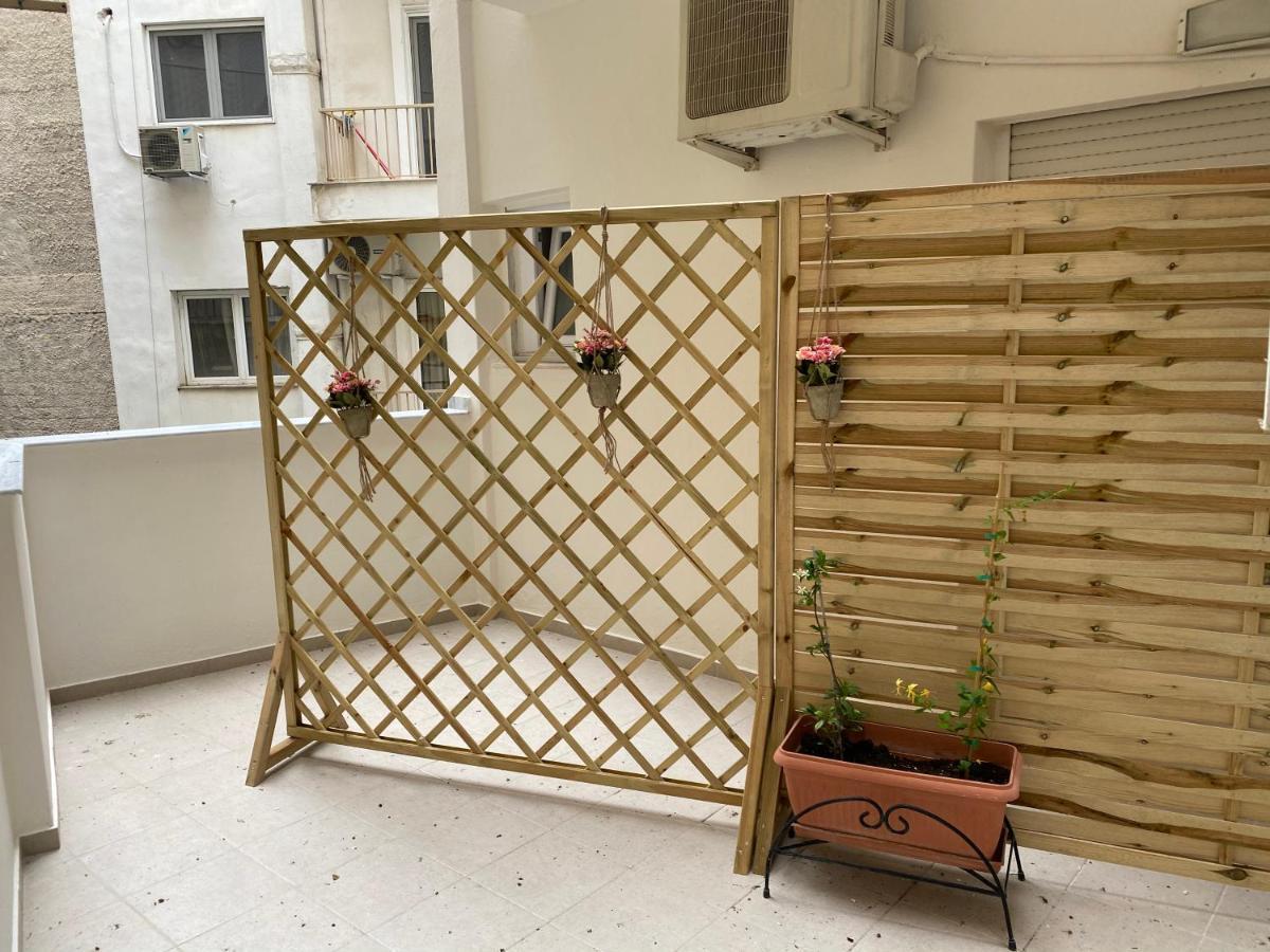 Great Alexander Street, Apartament
